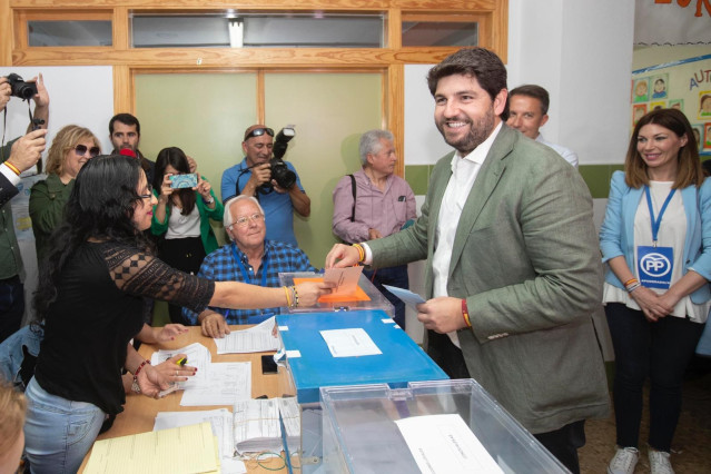 26M-A.- López Miras (PP) Anima A Los Ciudadanos A Que 