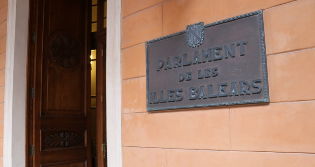 Consell.- El Parlament es dissoldrà el 2 d'abril per convocar les eleccions de la Càmera segons la Llei