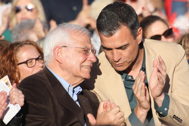 Acto de cierre de campaña del PSOE en el Auditorio Pilar García Peña de Madrid