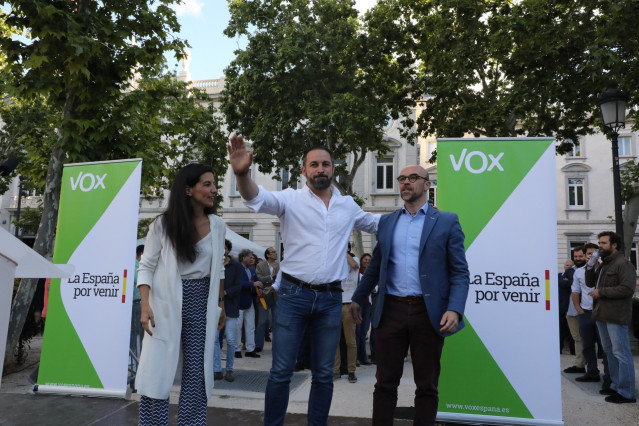 Cierre de campaña electoral de Vox en la Plaza de la Villa de París, en Madrid
