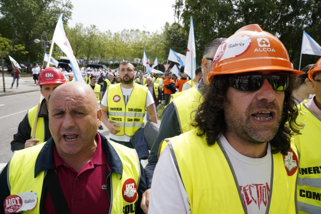 Manifestación en Santiago de Compostela (A Coruña) para reclamar una 