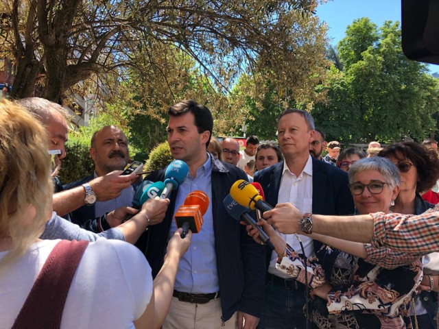 26M.- El Psdeg Avisa A Albert Rivera Que Su Discurso 