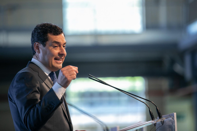Juanma Moreno, pronuncia una conferencia en el Foro ABC