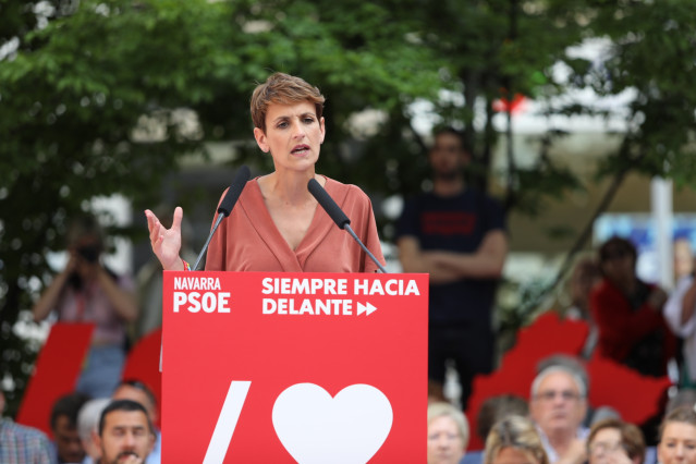 Pedro Sánchez interviene en un acto político del PSOE en Pamplona