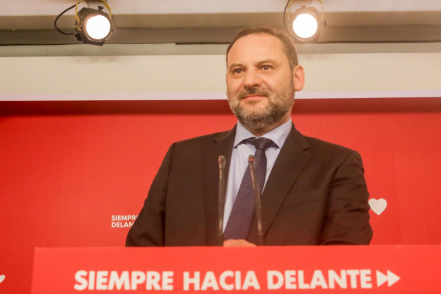 26M.- Ábalos advierte a Cs que no liderará la oposición siendo subalterno al PP en las comunidades