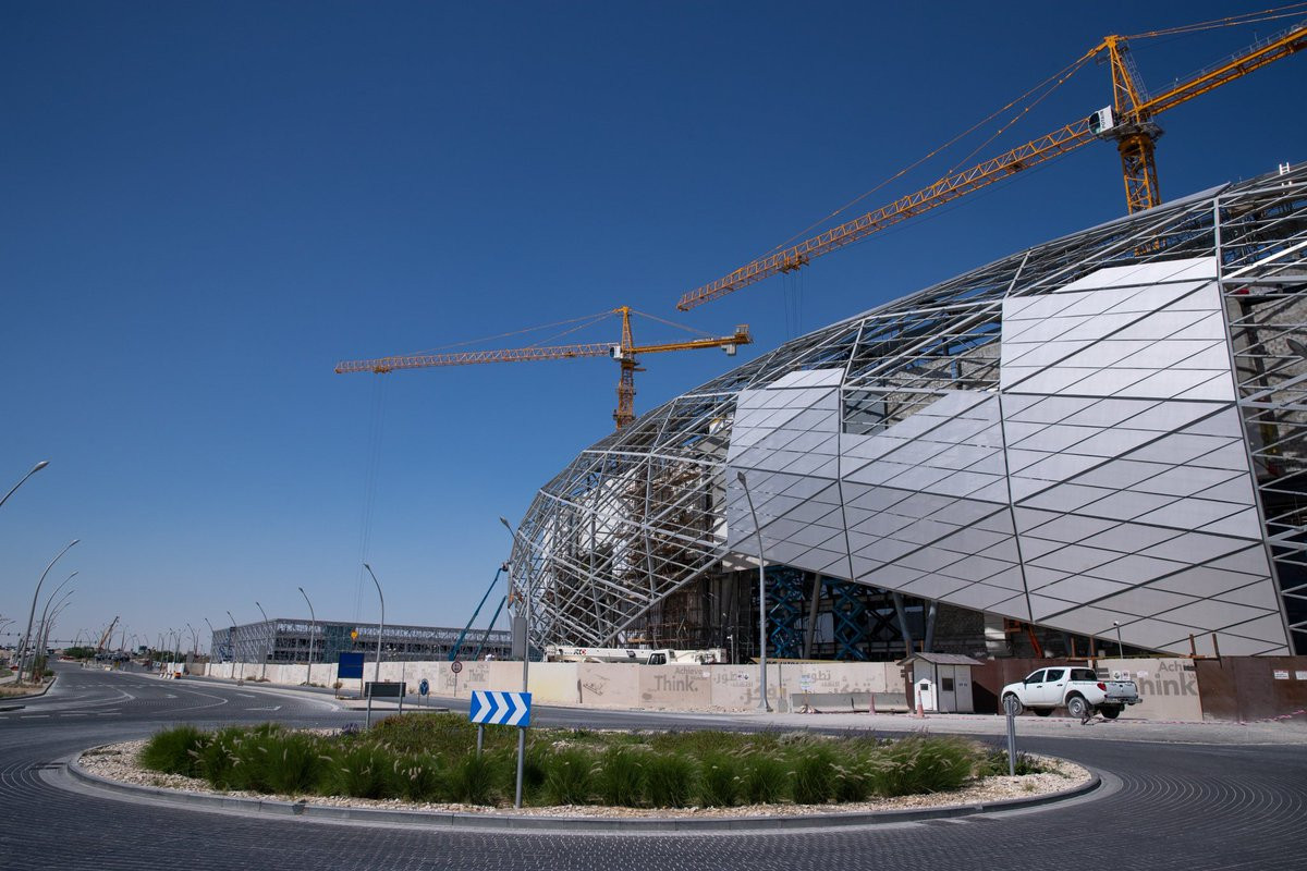 Obras en el esterior del Education City Stadium