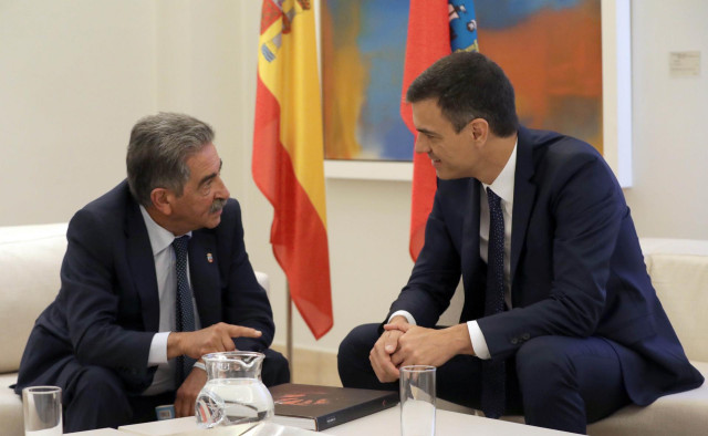 Revilla y Pedro Sánchez en Moncloa 2018