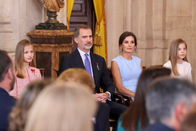 Acto de imposición de condecoraciones de la Orden del Mérito Civil en el Palacio Real