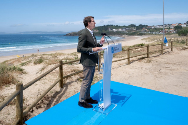 El presidente de la Xunta preside la entrega de Bandeiras Azuis 2019