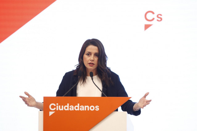 La portavoz de Ciudadanos en el Congreso, Inés Arrimada, ofrece declaraciones a los medios de comunicación tras la reunión del Comité Ejecutivo del partido.