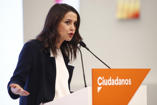 La portavoz de Ciudadanos en el Congreso, Inés Arrimada, ofrece declaraciones a los medios de comunicación tras la reunión del Comité Ejecutivo del partido.