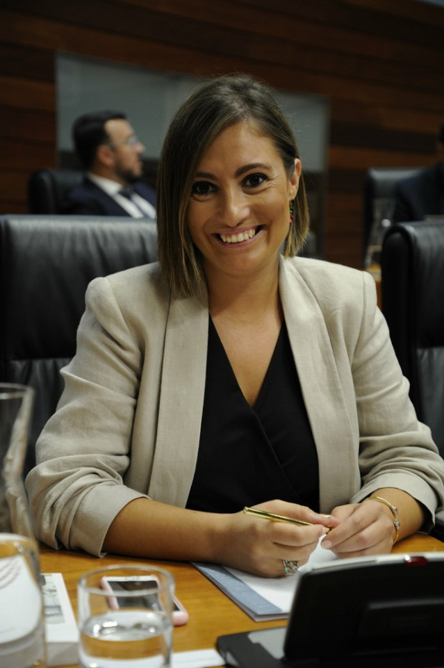 Lara Garlito en el debate de investidura en la Asamblea de Guillermo Fernández Vara como presidente de la Junta
