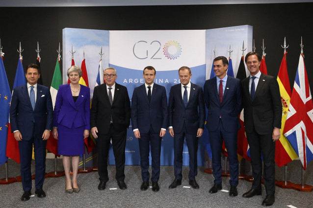 El presidente del Gobierno, Pedro Sánchez, junto a varios de los mandatarios que participan en la Cumbre del G-20 que se celebra en Buenos Aires.
