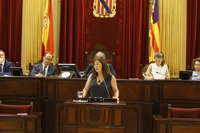 La presidenta de las Islas Baleares, Francina Armengol, durante su discurso de investidura en el Parlament Balear.
