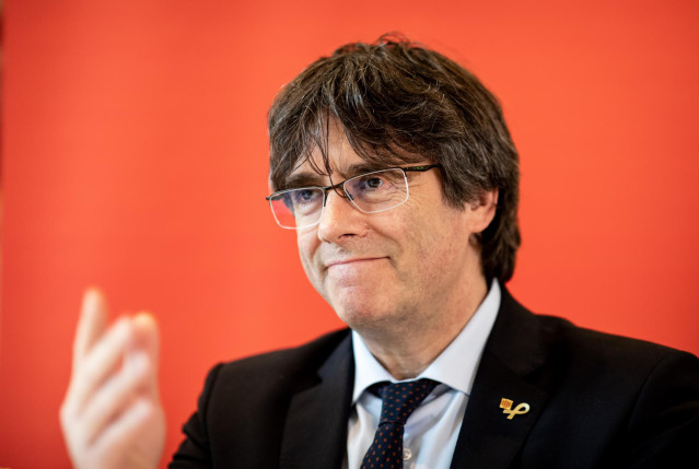 03 June 2019, Hamburg: Catalan separatist leader Carles Puigdemont speaks during a press conference in a hotel complex about the situation in his home country before a panel discussion with Bundestag member Zaklin Nastic of (the Left). Photo: Christian Ch