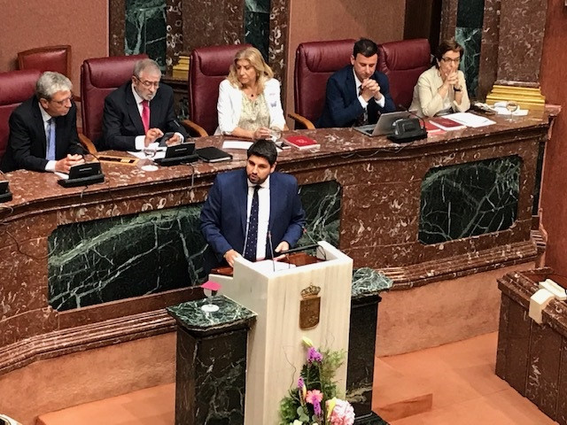 El candidato del PP a la Presidencia de la Comunidad, Fernando López Miras en su discurso en el Debate de Investidura