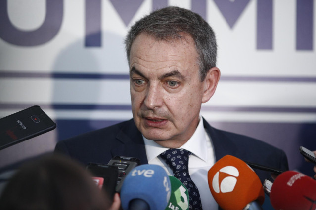 El expresidente del Gobierno, José Luis Rodríguez Zapatero, atiende a los medios de comunicación tras participar en la I Concordia Europe - AmchamSpain Summit.