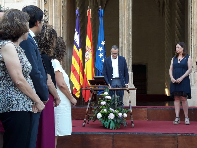 Juan Pedro Yllanes promete el cargo de conseller de Transición Energética y Sectores Productivos