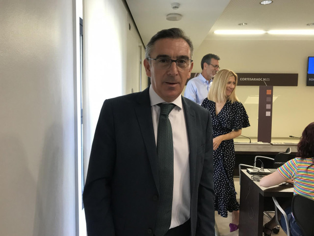 El presidente del PP en Aragón, Luis María Beamionte, también se ha reunido con el presidente de las Cortes