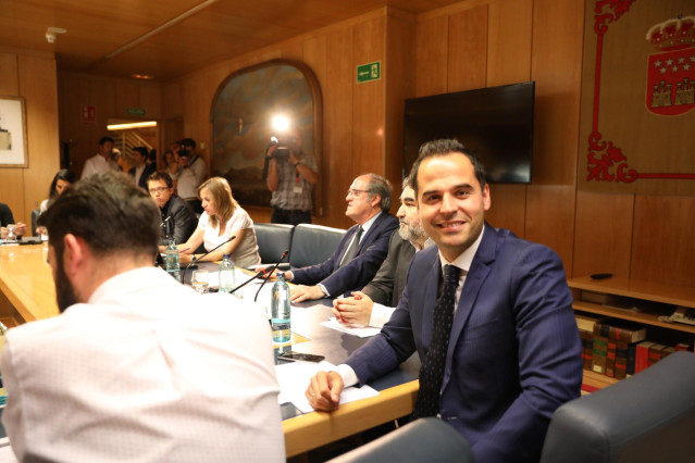 El candidato de Ciudadanos a la Presidencia de la Comunidad de Madrid, Ignacio Aguado, durante la reunión de la Junta de Portavoces de los Grupos Parlamentarios en la Asamblea de Madrid.