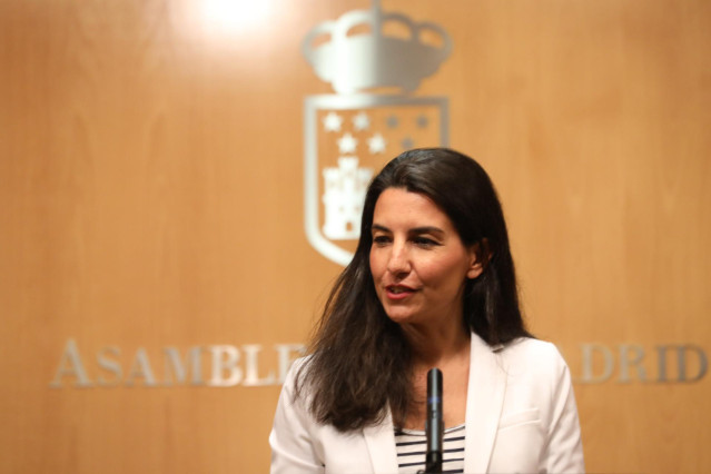 La portavoz de Vox en la Asamblea de Madrid, Rocío Monasterio, ofrece declaraciones a los medios de comunicación tras la reunión de la Junta de Portavoces de los Grupos Parlamentarios en la Asamblea de Madrid.