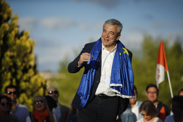 El cabeza de lista de Cs al Parlamento Europeo, Luis Garicano, interviene en el cierre de campaña de Ciudadanos en el Parque Alfredo Kraus en Madrid