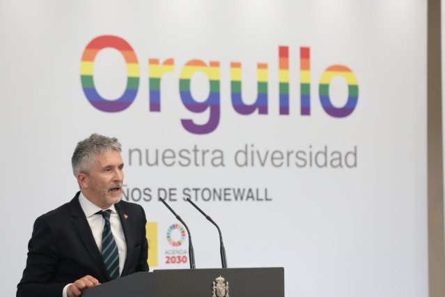 El ministro de Interior en funciones. Fernando Grande-Marlaska, durante su intervención en el acto de recibimiento a representantes del colectivo LGTBI en La Moncloa.