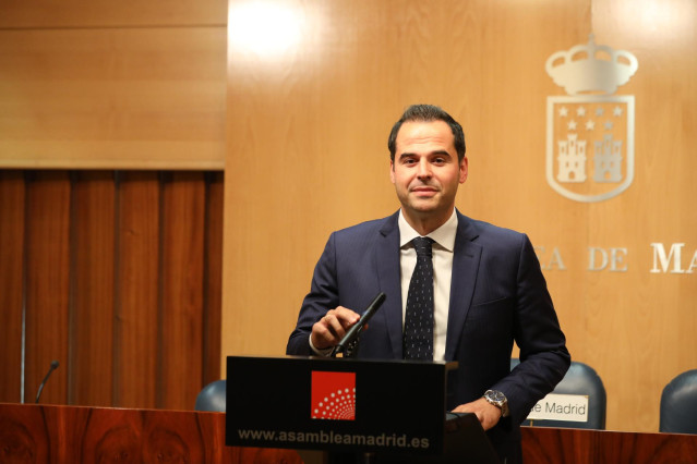 El candidato de Ciudadanos a la Presidencia de la Comunidad de Madrid, Ignacio Aguado, en la Asamblea la semana pasada.