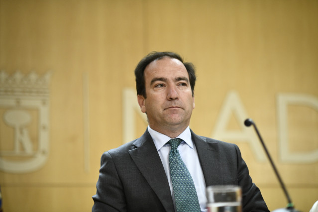 El delegado de Medio Ambiente y Movilidad de Madrid, Borja Carabante, durante una reunión de la Junta de Gobierno de la ciudad de Madrid en el Ayuntamiento de la capital.