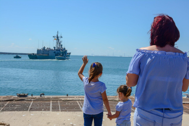 Despedida de la fragata Canarias en la Base de Rota