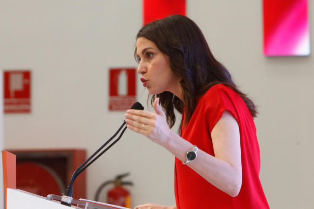 La portavoz nacional de Ciudadanos, Inés Arrimadas, durante la rueda de prensa tras la reunión del Comité Permanente del partido.