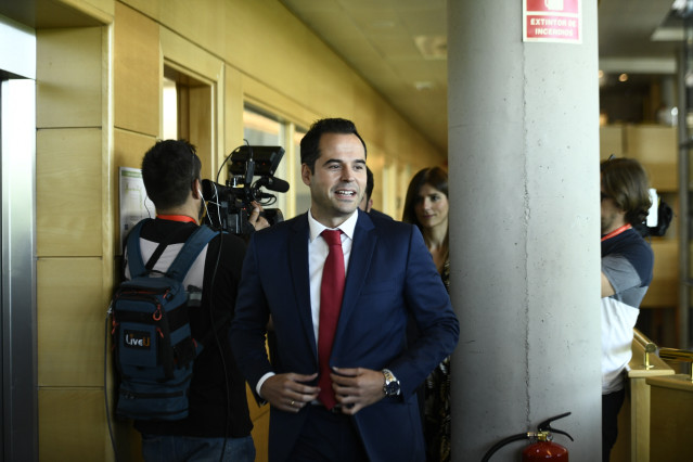 El candidato de Ciudadanos a la presidencia de la Comunidad de Madrid, Igancio Aguado, en la Asamblea de Madrid esta semana.