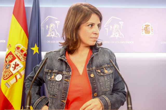 Rueda de prensa de la vicesecretaria general del PSOE y portavoz en el Congreso de los Diputados, Adriana Lastra, tras la reunión del presidente del Gobierno en funciones, Pedro Sánchez, y el líder de Podemos, Pablo Iglesias, en la Cámara Baja