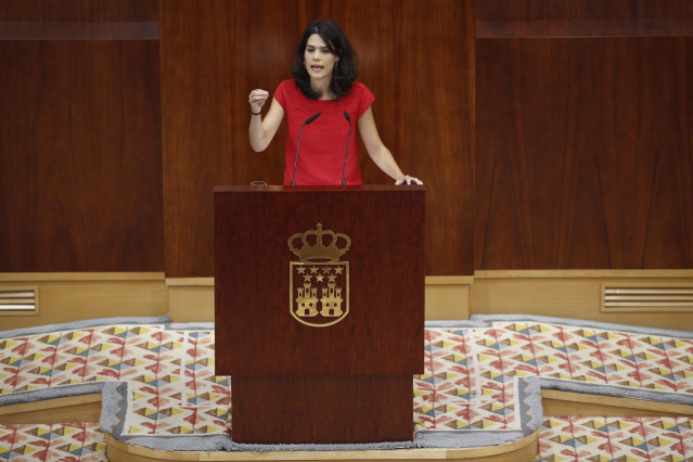 La candidata de Unidas Podemos a la presidencia de la Comunidad de Madrid, Isabel Serra, durante su intervención en el pleno de investidura del presidente de la Comunidad de Madrid.