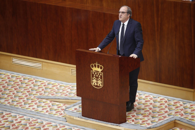 El candidato del PSOE a la presidencia de la Comunidad de Madrid, Ángel Gabilondo, durante su intervención en el pleno de investidura del presidente de la Comunidad de Madrid.