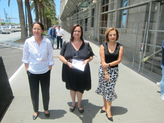 Presentación de la moción de censura al Cabildo de Tenerife