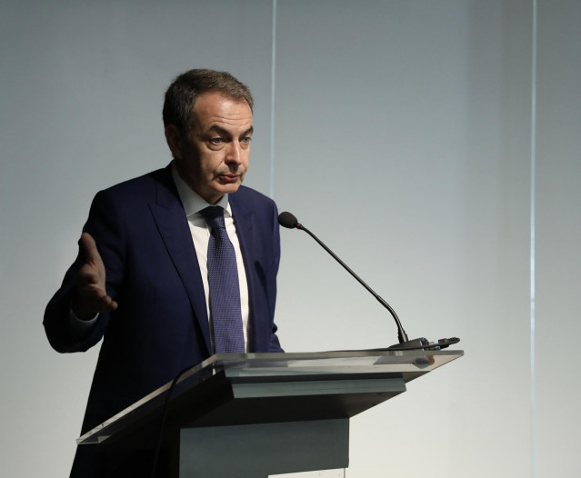 El expresidente del Gobierno, José Luis Rodríguez Zapatero, durante su intervención en la clausura del debate sobre el Informe I+D+i Asebio.