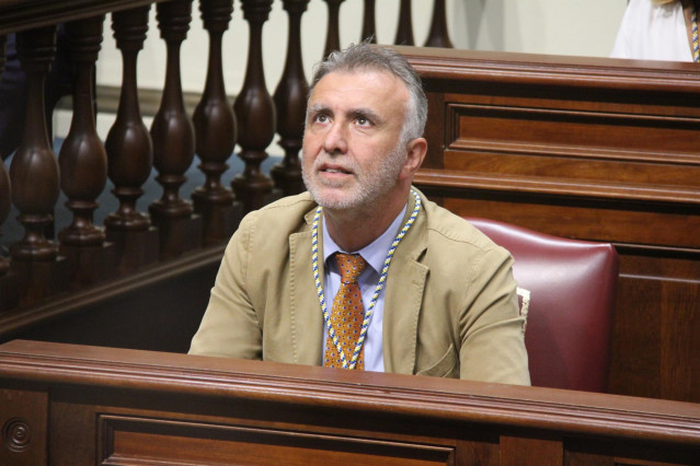 Ángel Víctor Torres, en el Parlamento