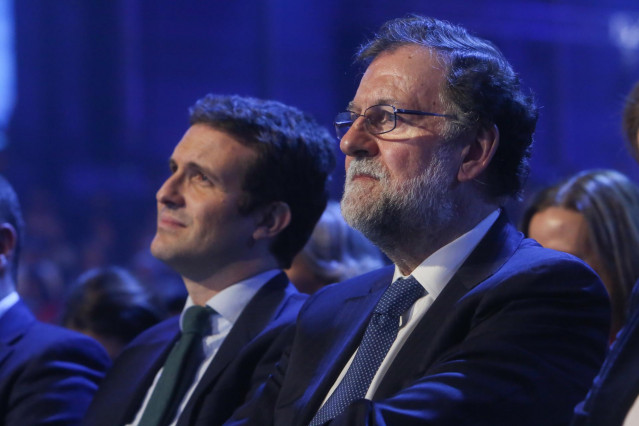 El presidente del PP Pablo Casado y el expresidente del Gobierno Mariano Rajoy en la Convención Nacional del PP 