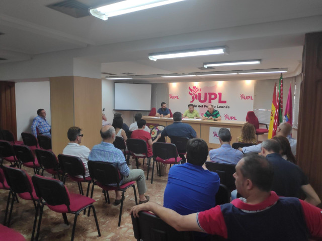 Reunión del Consejo General de UPL celebrado este jueves en la sede de la formación leonesista