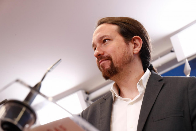 El secretario general de Podemos, Pablo Iglesias, ofrece una rueda de prensa tras su consulta con el Rey para la propuesta de candidato a la Presidencia del Gobierno.