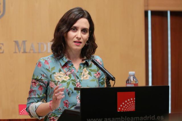 La portavoz del Partido Popular en la Asamblea de Madrid, Isable Díaz Ayuso, en rueda de prensa.