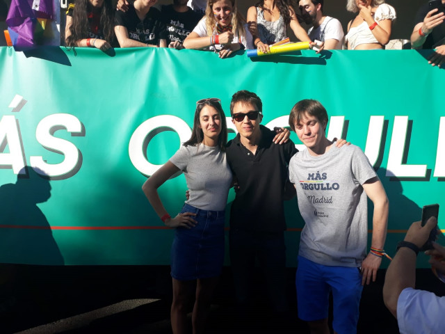 Rita Maestre, Íñigo Errejón y Eduardo Rubiño acuden a la manifestación del Orgullo. Archivo