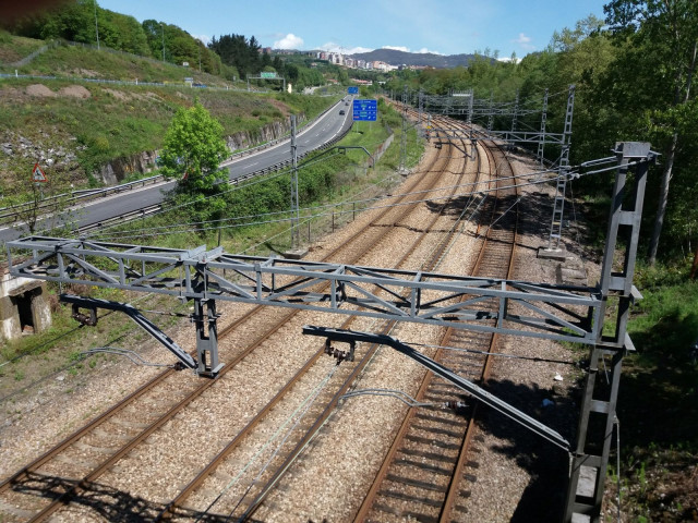 Tren, Renfe, Feve, vías de tren, infraestructuras, viajeros, transporte