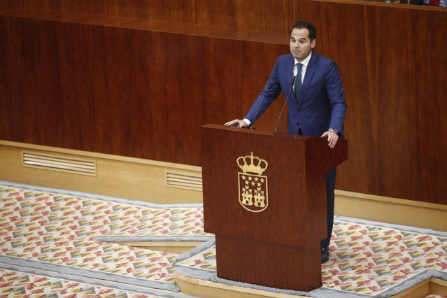 El candidato de Ciudadanos a la presidencia de la Comunidad de Madrid, Ignacio Aguado, durante su intervención en el pleno de investidura del presidente de la Comunidad de Madrid.