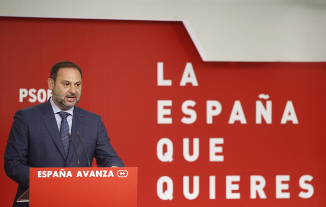 El Secretario de Organización del PSOE, José Luis Ábalos, ofrece una rueda de prensa tras la reunión de la Comisión de la Ejecutiva Federal del PSOE en su sede en Ferraz