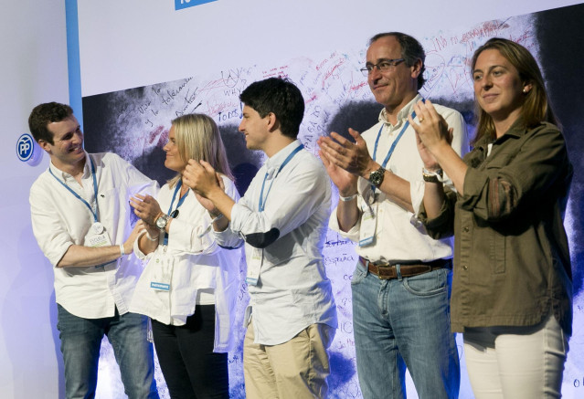 Pablo Casado, Mari Mar Blanco, Diego Gago y Alfonso Alonso en la 'Escuela Miguel Ángel Blanco' celebrada en 2017 en Bilbao.