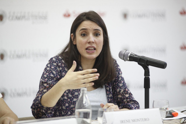 La portavoz de Unidas Podemos en el Congreso de los Diputados, Irene Montero, en un momento de su disertación sobre 'Republicanismo y feminismo' en los Cursos de Verano de El Escorial.