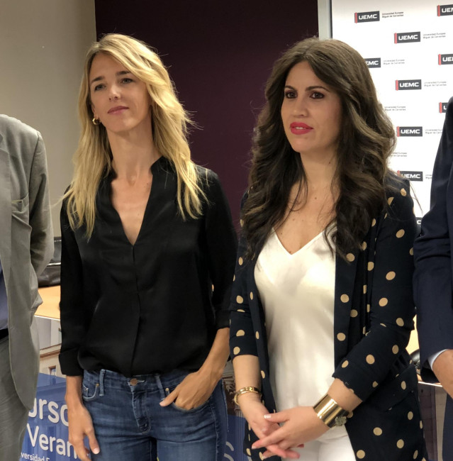 Álvarez de Toledo (I) junto a la rectora de la UEMC, Imelda Rodríguez.