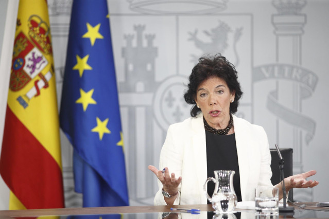 La ministra Portavoz, y de Educación y Formación Profesional en funciones, Isabel Celaá, comparece ante los medios de comunicación tras la reunión del Consejo de Ministros en Moncloa.